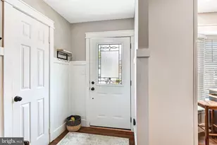 10326 Mockingbird Pond Ct, Burke, VA 22015 - Photo 3