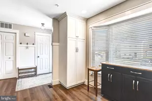 10326 Mockingbird Pond Ct, Burke, VA 22015 - Photo 5