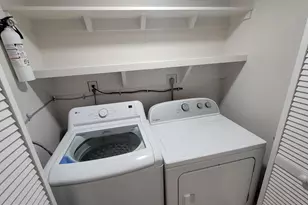 5674 Oak Tanager Ct, Burke, VA 22015 - Photo 9