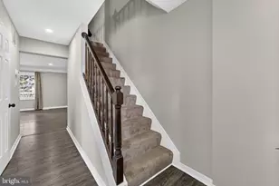 1159 Lisa Ct, Herndon, VA 20170 - Photo 5