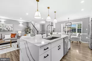 2406 Garnett Ct, Vienna, VA 22180 - Photo 7