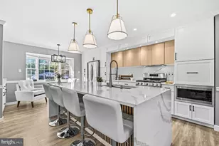 2406 Garnett Ct, Vienna, VA 22180 - Photo 5