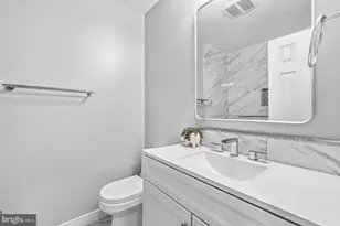 2406 Garnett Ct, Vienna, VA 22180 - Photo 37