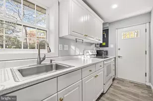 2406 Garnett Ct, Vienna, VA 22180 - Photo 47