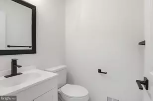 1292 Browns Mill Ct, Herndon, VA 20170 - Photo 9