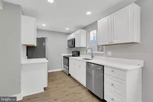 8677 Hickory Ridge Ct, Springfield, VA 22153 - Photo 9