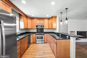 8942 Kenilworth Dr, Burke, VA 22015 - Photo 13