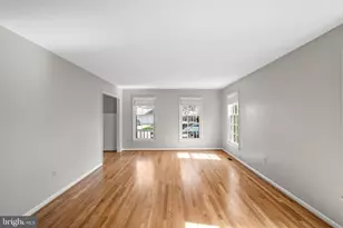 8942 Kenilworth Dr, Burke, VA 22015 - Photo 9