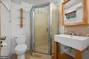 6523 Kerns Rd, Falls Church, VA 22044 - Photo 9