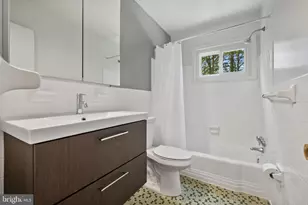 6523 Kerns Rd, Falls Church, VA 22044 - Photo 7