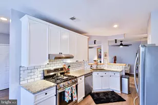 14445 Glencrest Cir, Centreville, VA 20120 - Photo 7