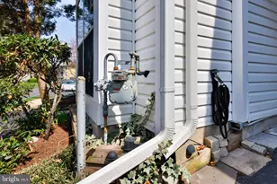 14445 Glencrest Cir, Centreville, VA 20120 - Photo 51