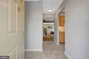 9607 Scotch Haven Dr, Vienna, VA 22181 - Photo 5