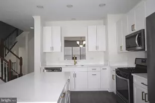 5635 Sheals Ln, Centreville, VA 20120 - Photo 9