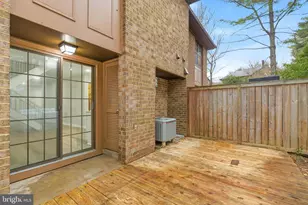 2006 Headlands Cir, Reston, VA 20191 - Photo 29