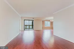 8370 Greensboro Dr, McLean, VA 22102 - Photo 9