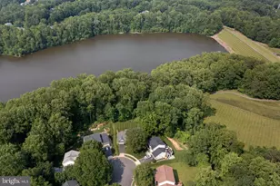 8101 Overlake Ct, Fairfax Station, VA 22039 - Photo 11