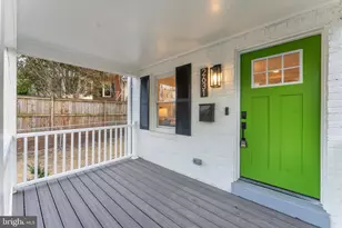 2631 Farmington Dr, Alexandria, VA 22303 - Photo 3