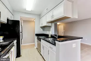 11653 Gas Light Ct, Reston, VA 20190 - Photo 3