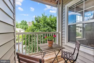 11653 Gas Light Ct, Reston, VA 20190 - Photo 5