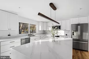 816 Utterback Store Rd, Great Falls, VA 22066 - Photo 5