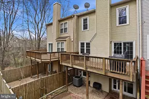 7211 Squirrel Run Ct, Springfield, VA 22152 - Photo 7