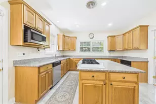7801 Ridgewood Dr, Annandale, VA 22003 - Photo 13