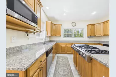 7801 Ridgewood Drive, Annandale, VA 22003 - Photo 17