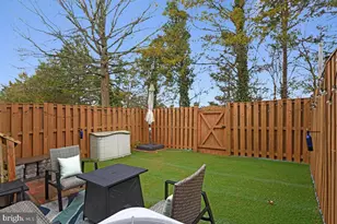 6819 Signature Cir, Alexandria, VA 22310 - Photo 29