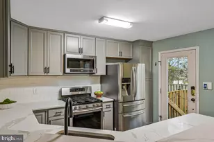 6819 Signature Cir, Alexandria, VA 22310 - Photo 13