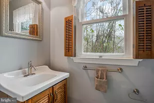 8714 Arley Dr, Springfield, VA 22153 - Photo 17