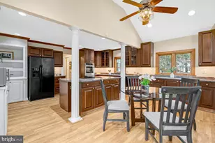 723 Forest Park Rd, Great Falls, VA 22066 - Photo 21