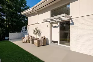 10903 Beach Mill Rd, Great Falls, VA 22066 - Photo 23