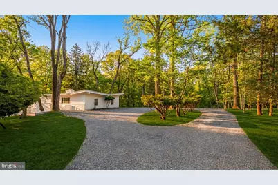 10903 Beach Mill Road, Great Falls, VA 22066 - Photo 3