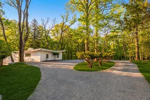 10903 Beach Mill Rd, Great Falls, VA 22066 - Photo 3