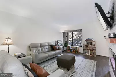 2104 Cartwright Place, Reston, VA 20191 - Photo 7