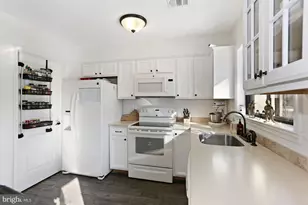 2104 Cartwright Pl, Reston, VA 20191 - Photo 11