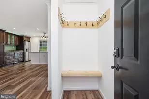 8441 Great Lake Ln, Springfield, VA 22153 - Photo 5