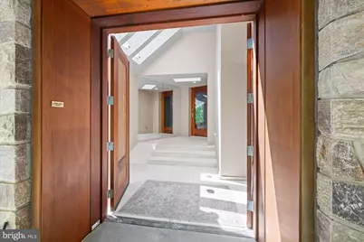 7575 Potomac Falls Road, McLean, VA 22102 - Photo 9