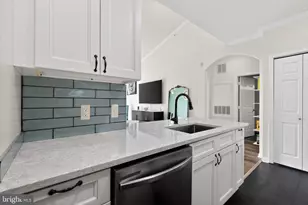 12925 Centre Park Cir, Herndon, VA 20171 - Photo 9