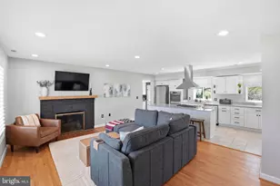2209 Rollins Dr, Alexandria, VA 22307 - Photo 3