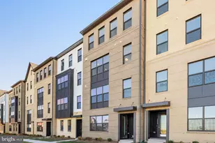 14348 Yesler Ave, Chantilly, VA 20151 - Photo 1