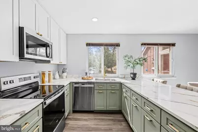 1431 Greenmont Court, Reston, VA 20190 - Photo 5