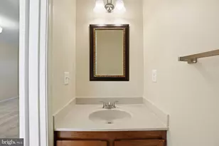 6467 Brick Hearth Ct, Alexandria, VA 22306 - Photo 7