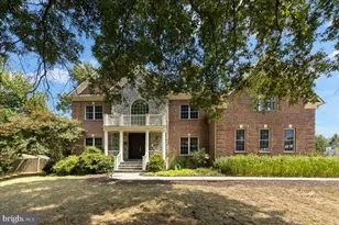 8813 Oak Leaf Dr, Alexandria, VA 22309 - Photo 11