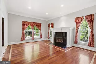 8813 Oak Leaf Dr, Alexandria, VA 22309 - Photo 9