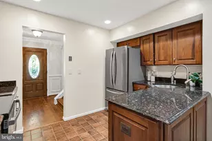 15117 Philip Lee Rd, Chantilly, VA 20151 - Photo 17