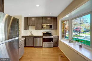 8213 Clifton Farm Ct, Alexandria, VA 22306 - Photo 5