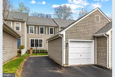 2526 Brenton Point Drive, Reston, VA 20191 - Photo 5