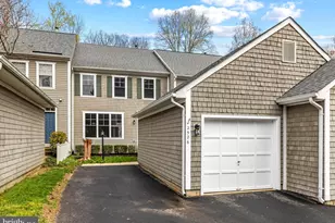 2526 Brenton Point Dr, Reston, VA 20191 - Photo 5